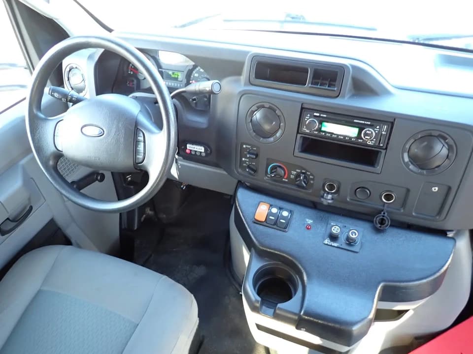 2015 Champion Challenger Shuttle Bus - Thumbnail 11 2015 Champion Challenger Shuttle Bus - Thumbnail 11