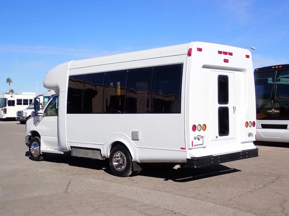 2017 Startrans Senator Shuttle Bus - Thumbnail 5 2017 Startrans Senator Shuttle Bus - Thumbnail 5