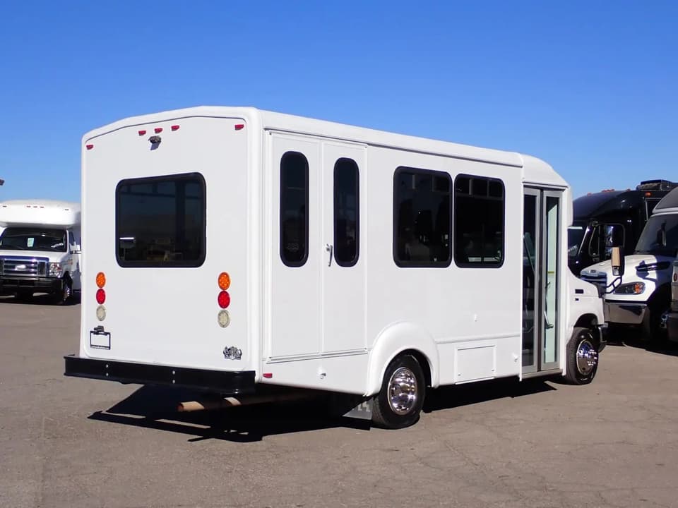 2016 Goshen Impulse Shuttle Bus - Thumbnail 7 2016 Goshen Impulse Shuttle Bus - Thumbnail 7