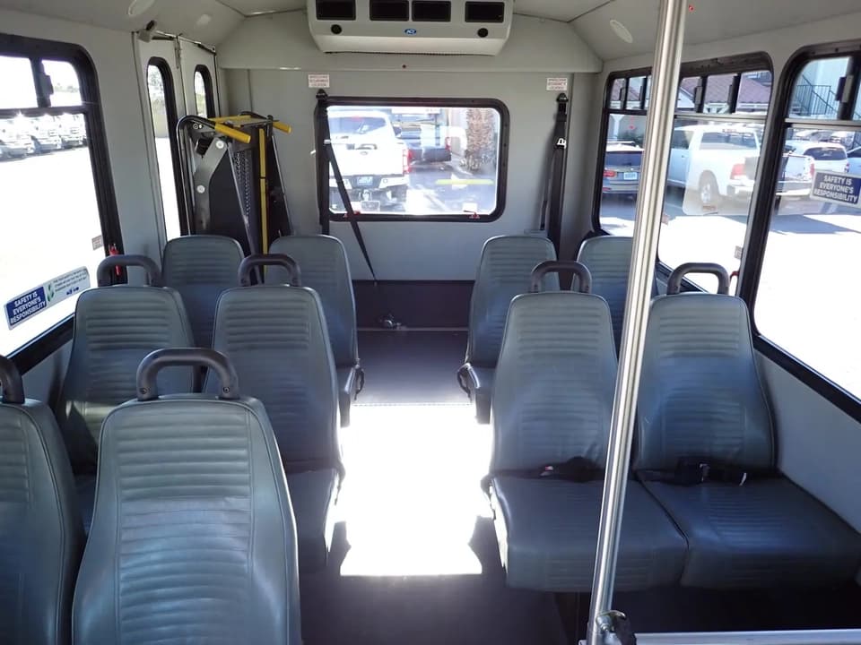 2016 Goshen Impulse Shuttle Bus - Thumbnail 9 2016 Goshen Impulse Shuttle Bus - Thumbnail 9