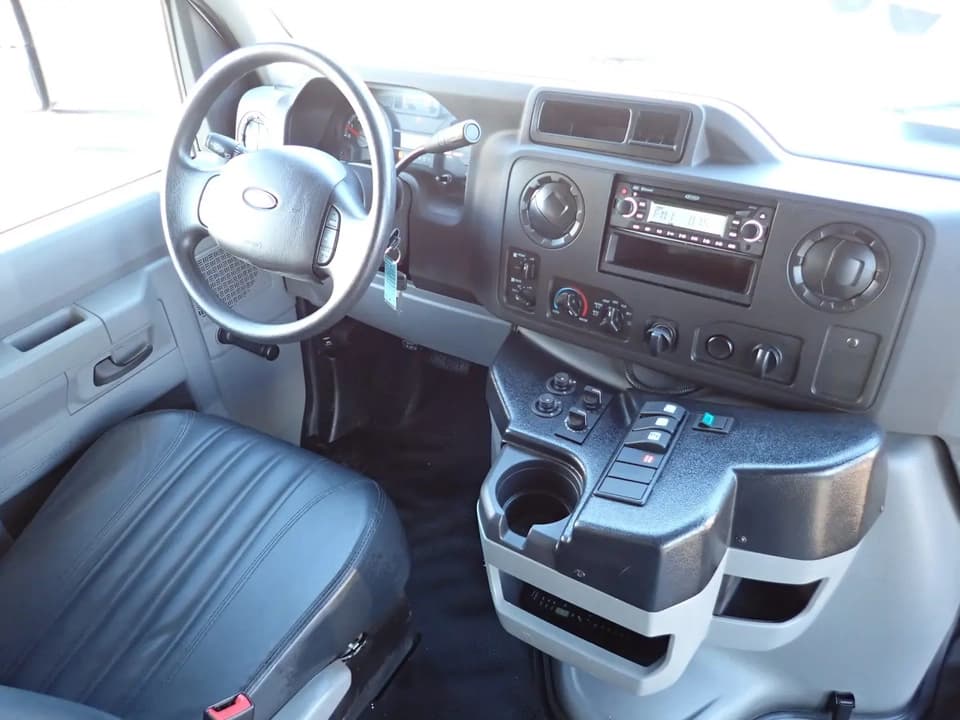 2016 Goshen Impulse Shuttle Bus - Thumbnail 11 2016 Goshen Impulse Shuttle Bus - Thumbnail 11