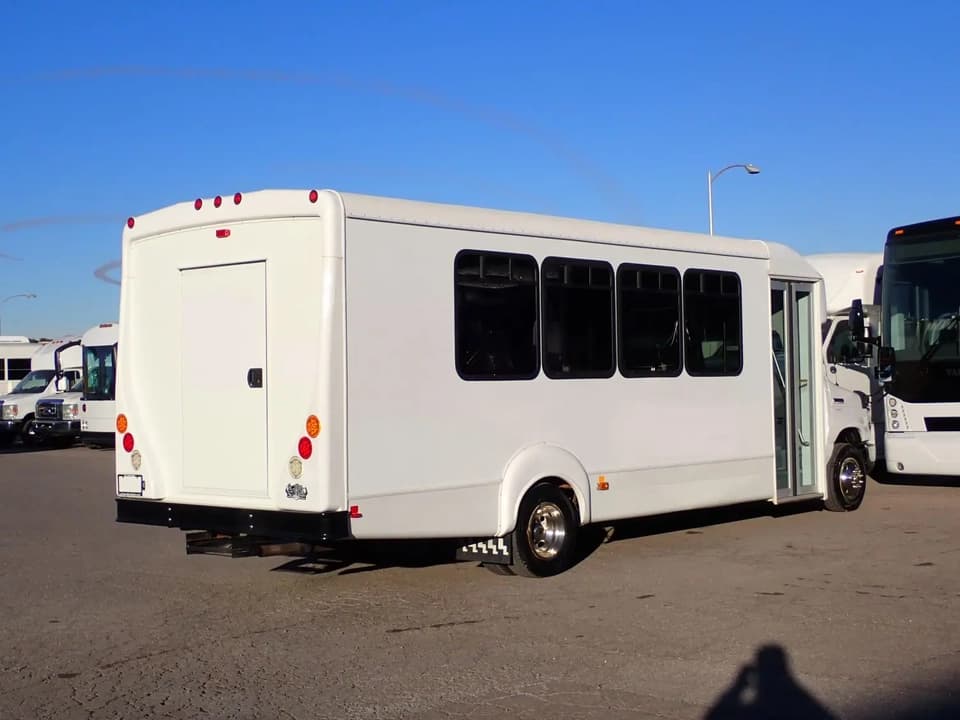 2016 Goshen Impulse Shuttle Bus - Thumbnail 7 2016 Goshen Impulse Shuttle Bus - Thumbnail 7