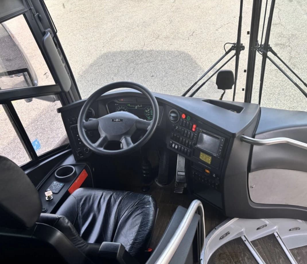 2020 Van Hool CX45 Coach - Thumbnail 3 2020 Van Hool CX45 Coach - Thumbnail 3