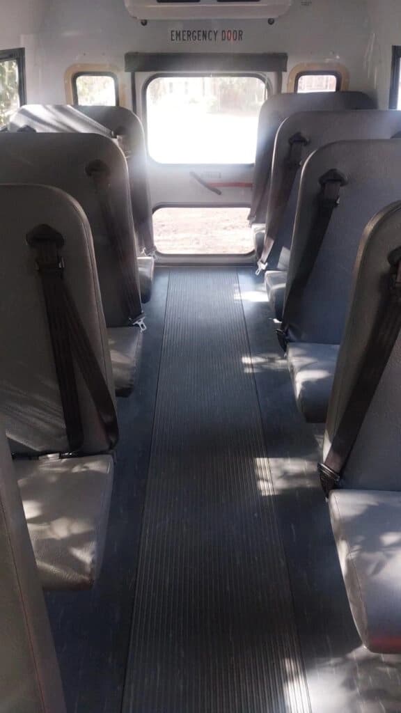 2013 Chevrolet G3500 Passenger Bus - Thumbnail 7 2013 Chevrolet G3500 Passenger Bus - Thumbnail 7