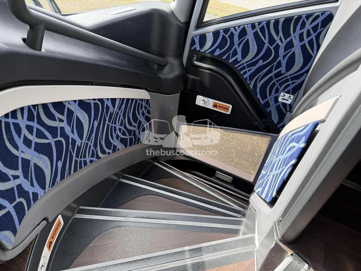 2018 Mci J4500 - Thumbnail 12 2018 Mci J4500 - Thumbnail 12