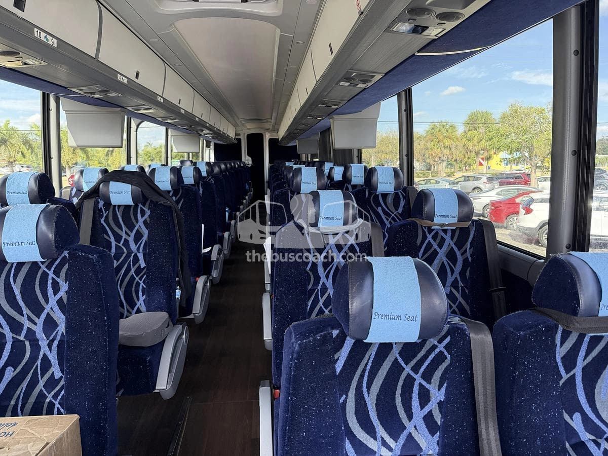 2018 Mci J4500 - Thumbnail 6 2018 Mci J4500 - Thumbnail 6