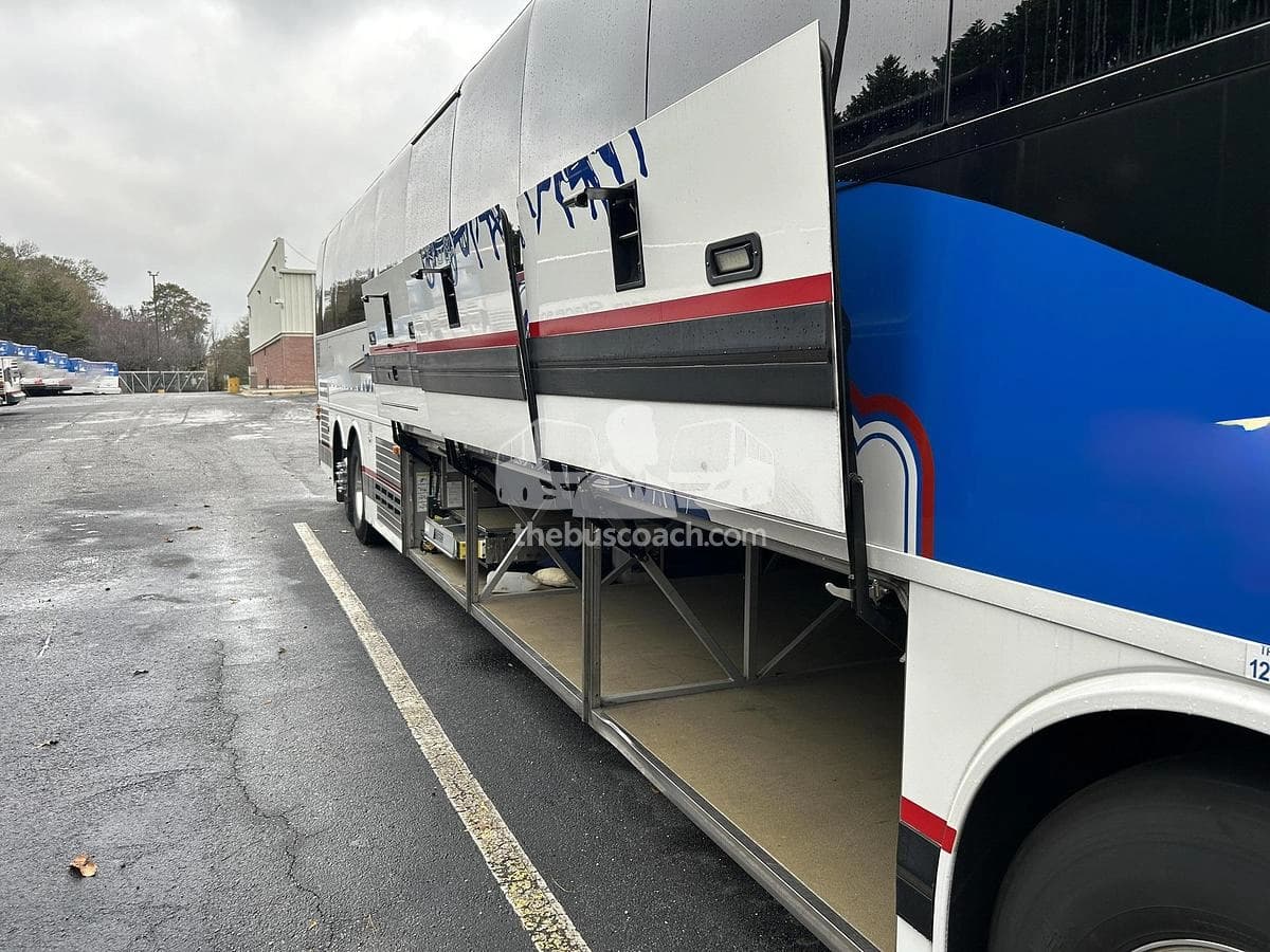 2017 Prevost X3-45 ADA - Thumbnail 11 2017 Prevost X3-45 ADA - Thumbnail 11