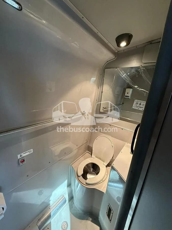 2007 Prevost X3-45 - Thumbnail 2 2007 Prevost X3-45 - Thumbnail 2