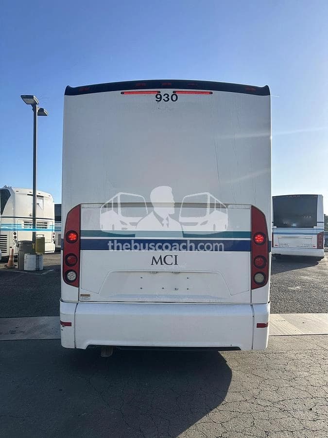2013 Mci J4500 - Thumbnail 14 2013 Mci J4500 - Thumbnail 14
