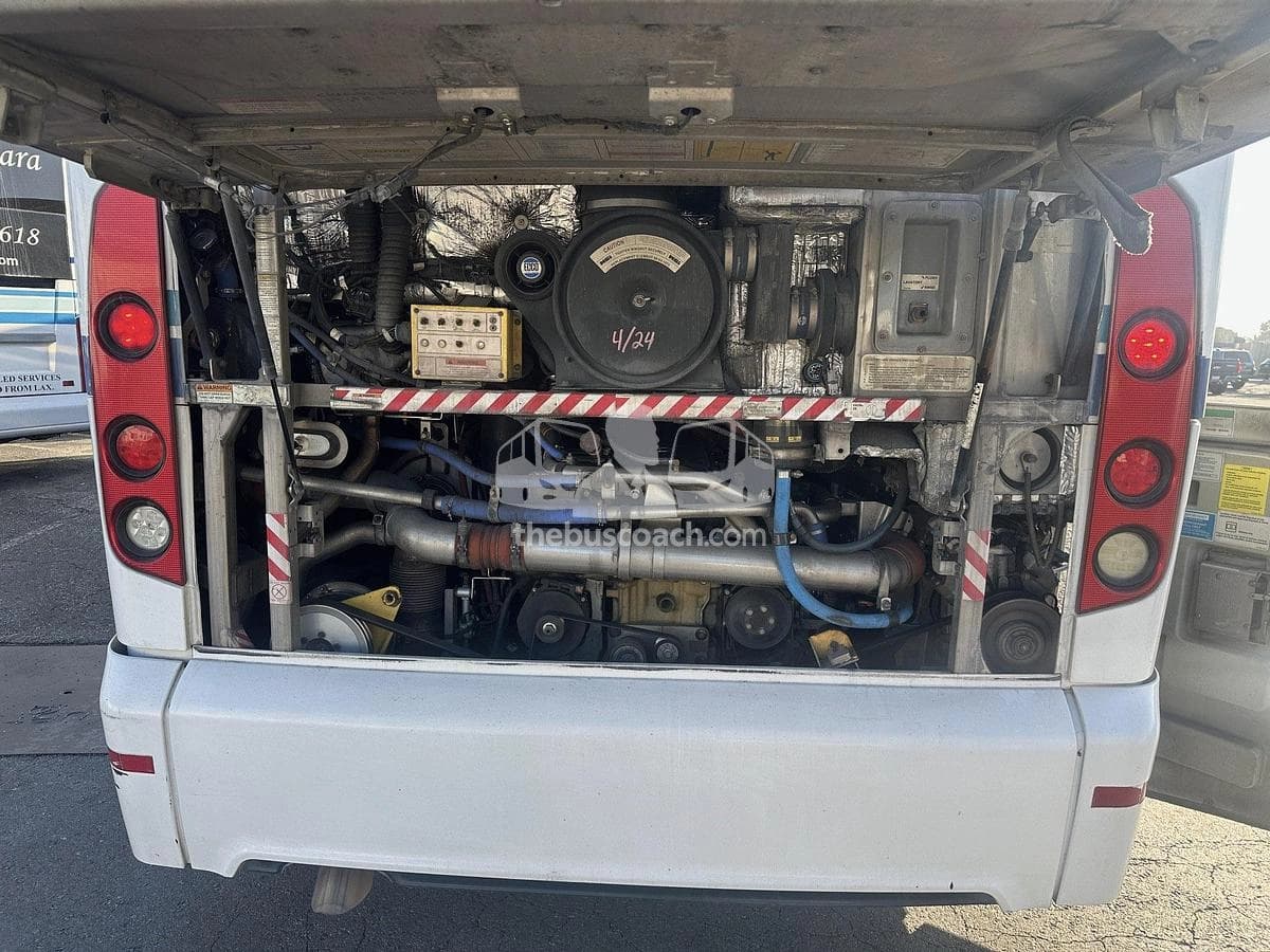 2013 Mci J4500 - Thumbnail 16 2013 Mci J4500 - Thumbnail 16