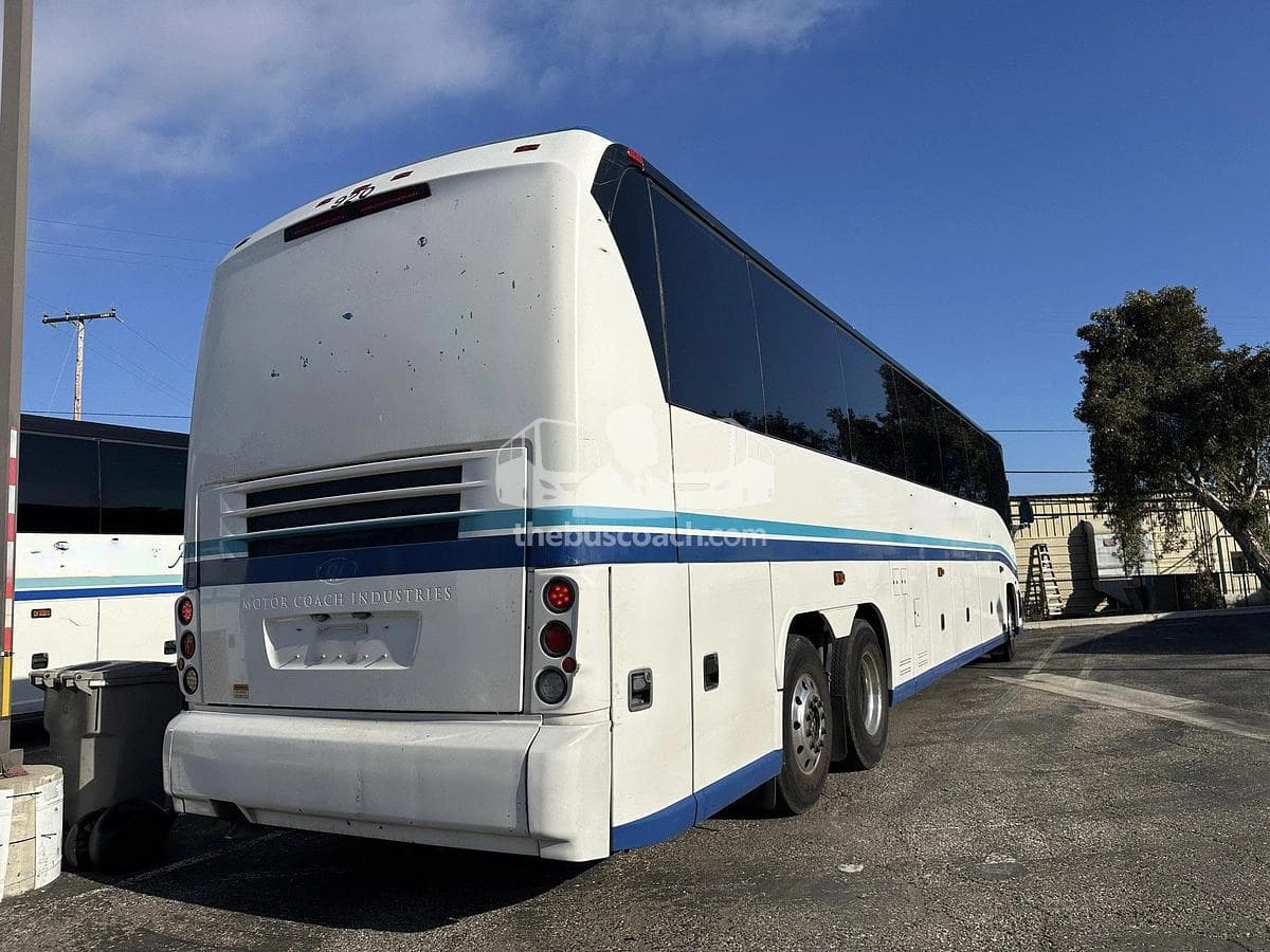 2012 Mci J4500 bus 2012 Mci J4500 bus