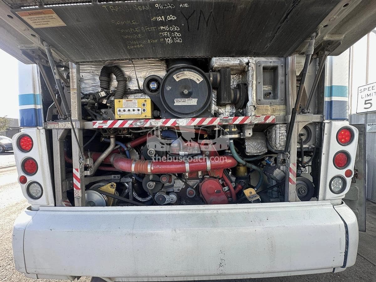 2012 Mci J4500 - Thumbnail 15 2012 Mci J4500 - Thumbnail 15