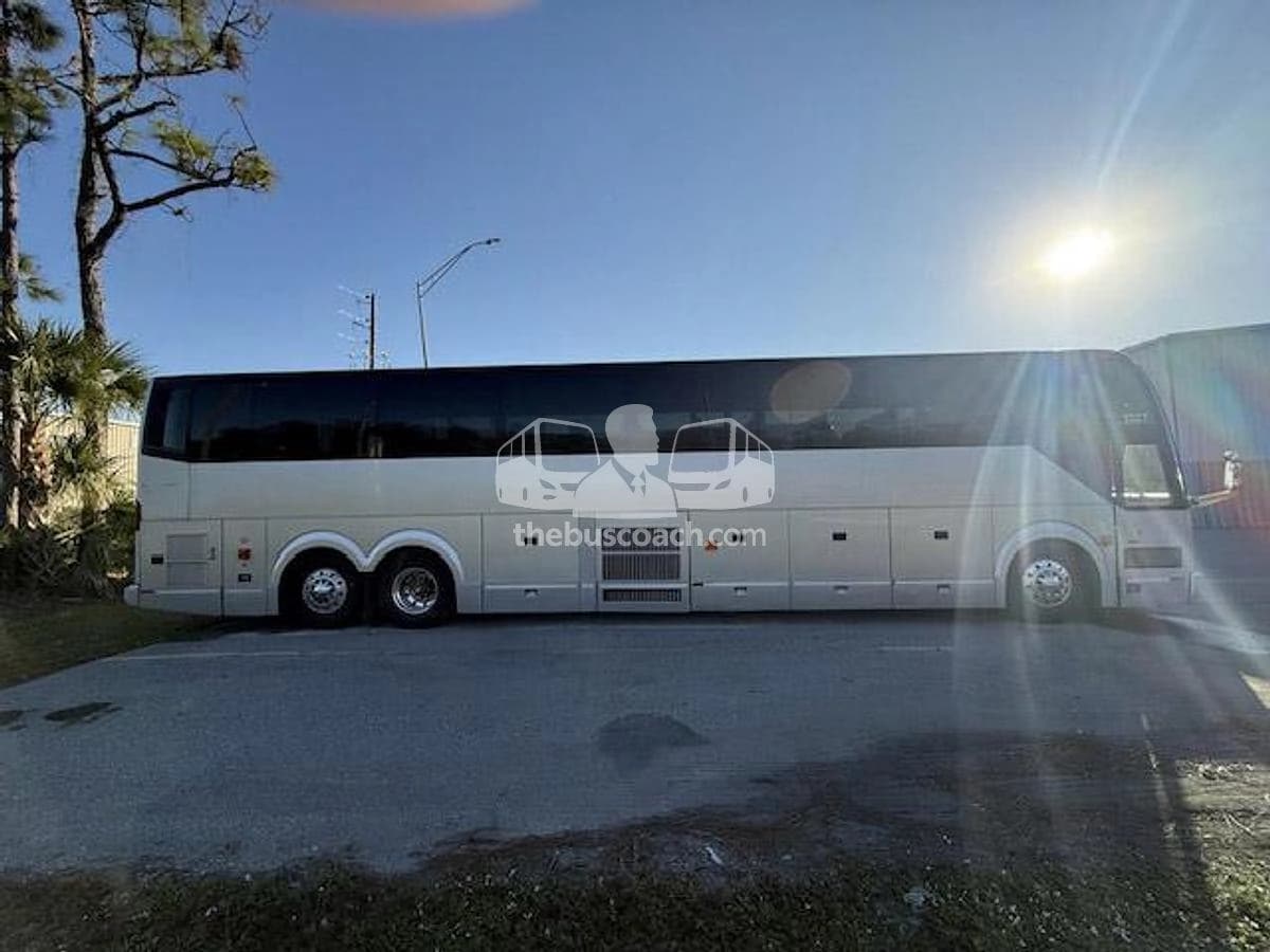 2014 Prevost H3-45 - Thumbnail 11 2014 Prevost H3-45 - Thumbnail 11