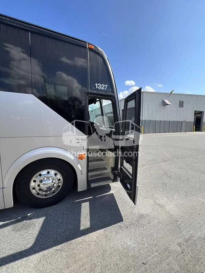 2014 Prevost H3-45 - Thumbnail 13 2014 Prevost H3-45 - Thumbnail 13