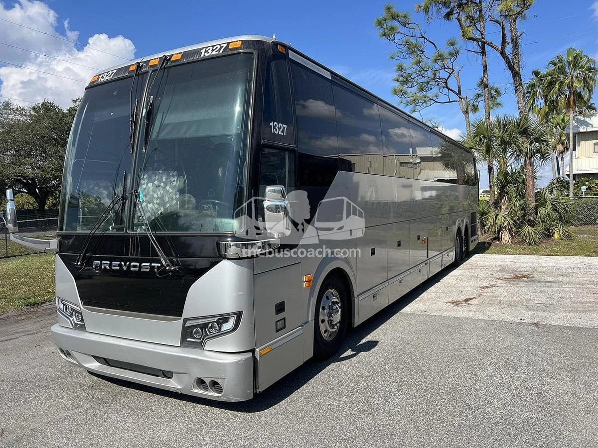 2014 Prevost H3-45 - Thumbnail 5 2014 Prevost H3-45 - Thumbnail 5