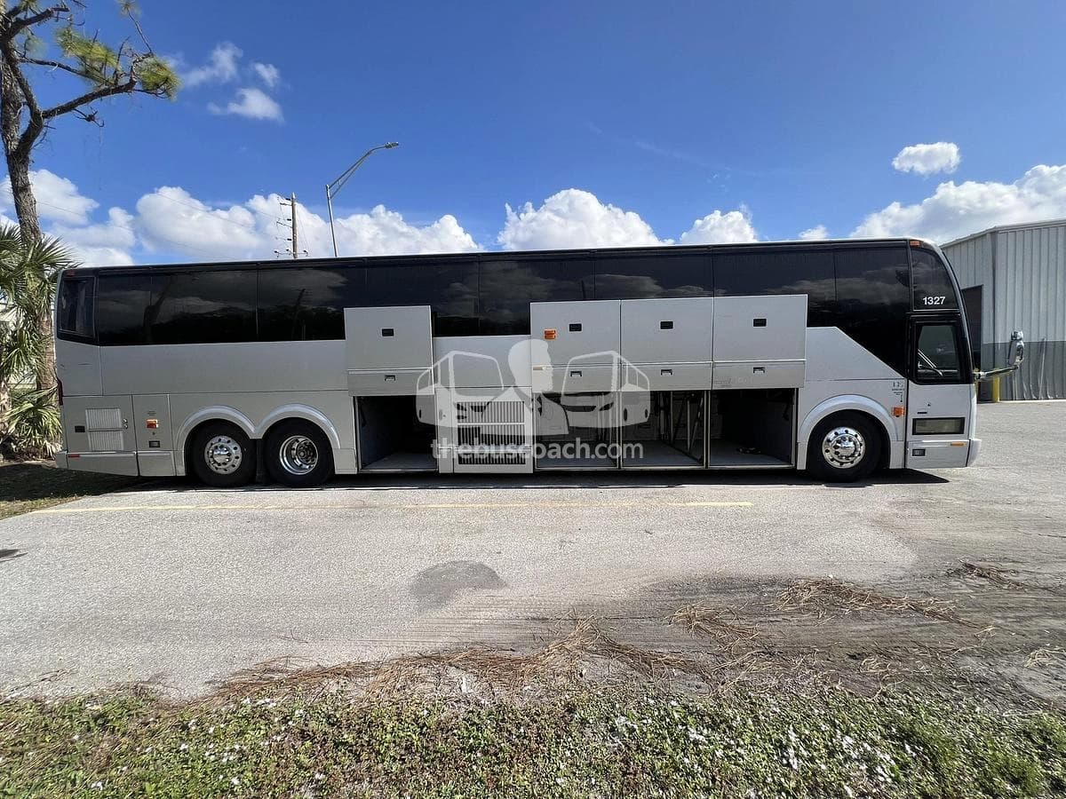 2014 Prevost H3-45 - Thumbnail 7 2014 Prevost H3-45 - Thumbnail 7