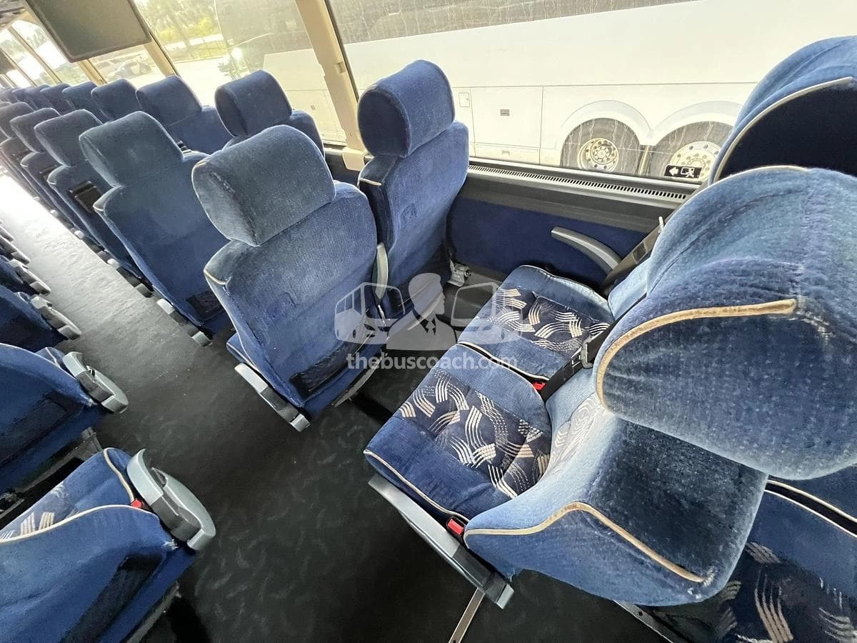 2014 Prevost H3-45 - Thumbnail 2 2014 Prevost H3-45 - Thumbnail 2