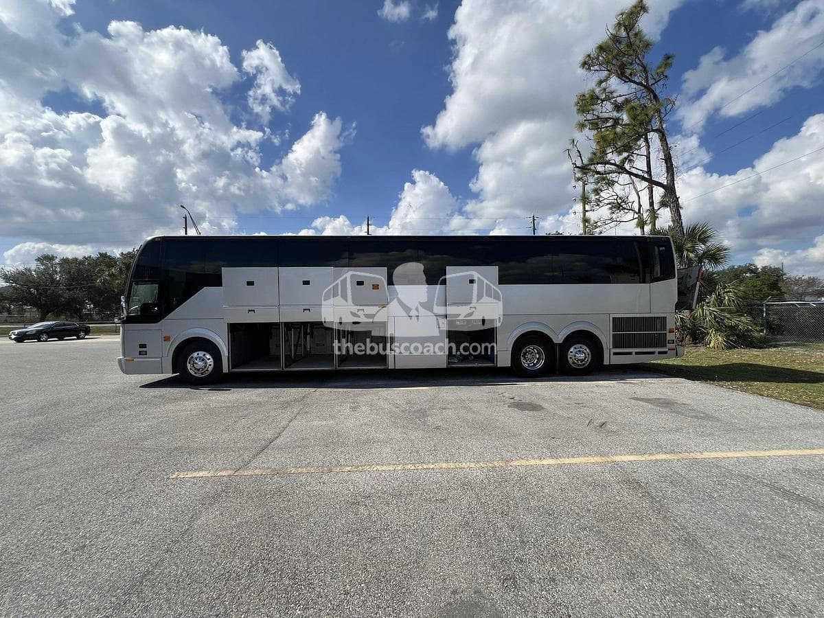 2014 Prevost H3-45 - Thumbnail 6 2014 Prevost H3-45 - Thumbnail 6