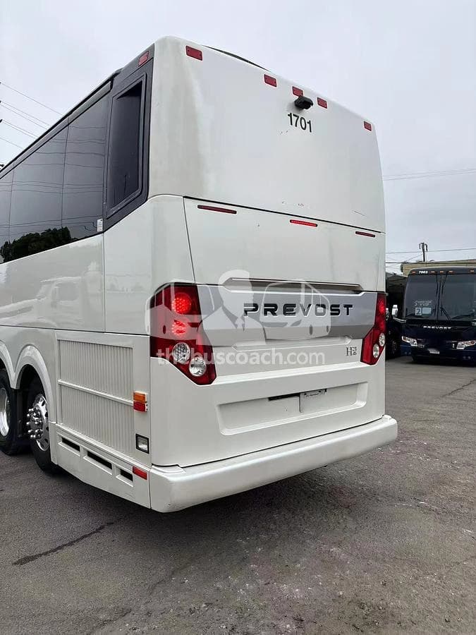 2017 Prevost H3-45 - Thumbnail 7 2017 Prevost H3-45 - Thumbnail 7
