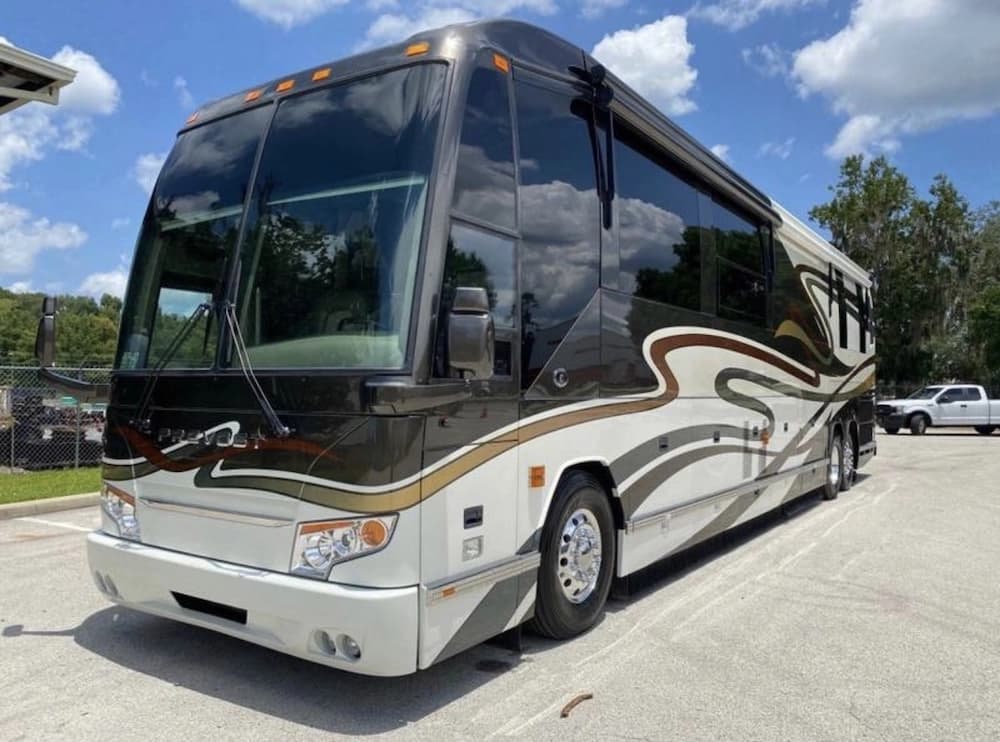 2010 Prevost Featherlite H3-45 bus 2010 Prevost Featherlite H3-45 bus