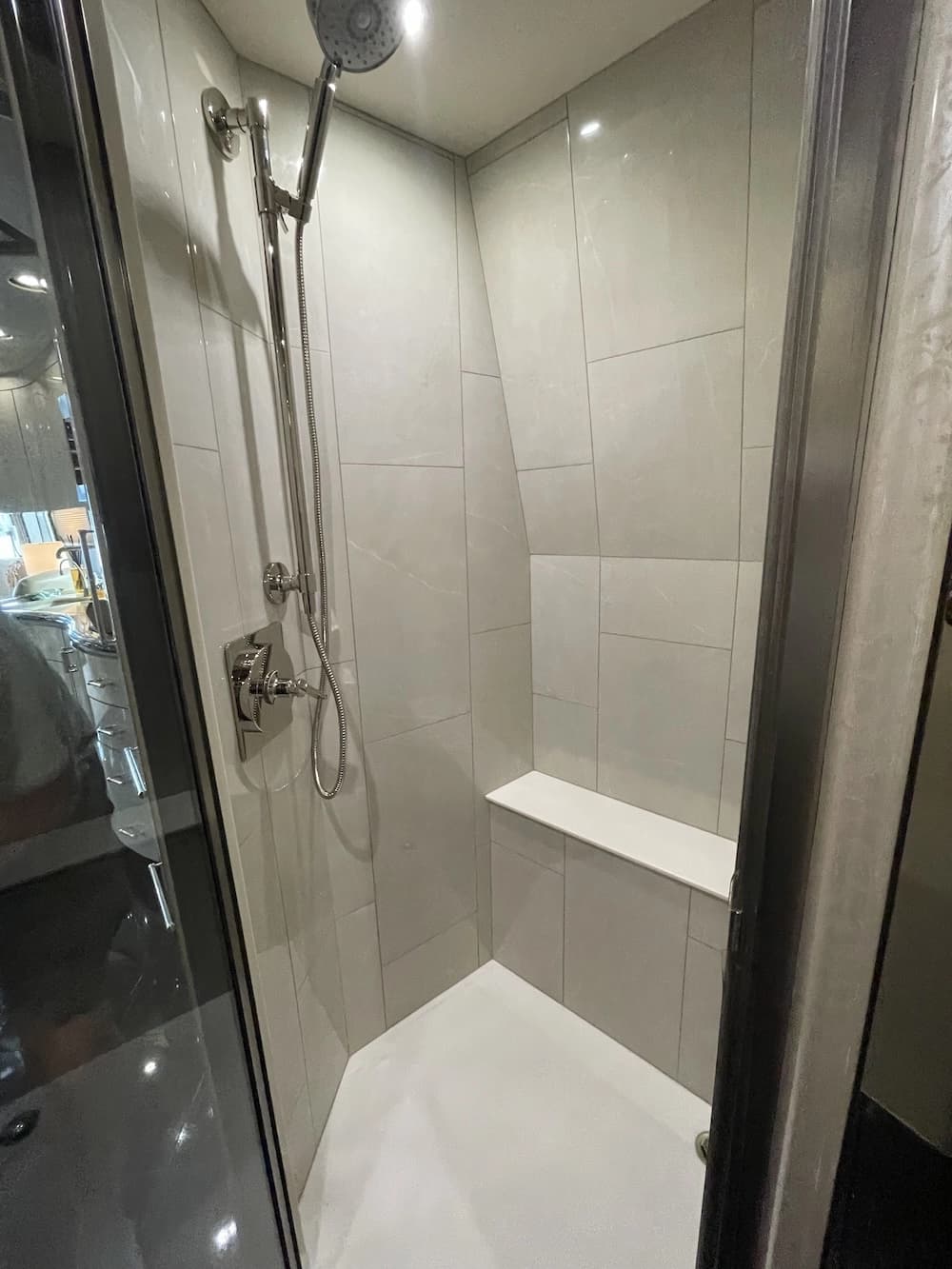 2007 Prevost Marathon XLII Coach - Thumbnail 17 2007 Prevost Marathon XLII Coach - Thumbnail 17