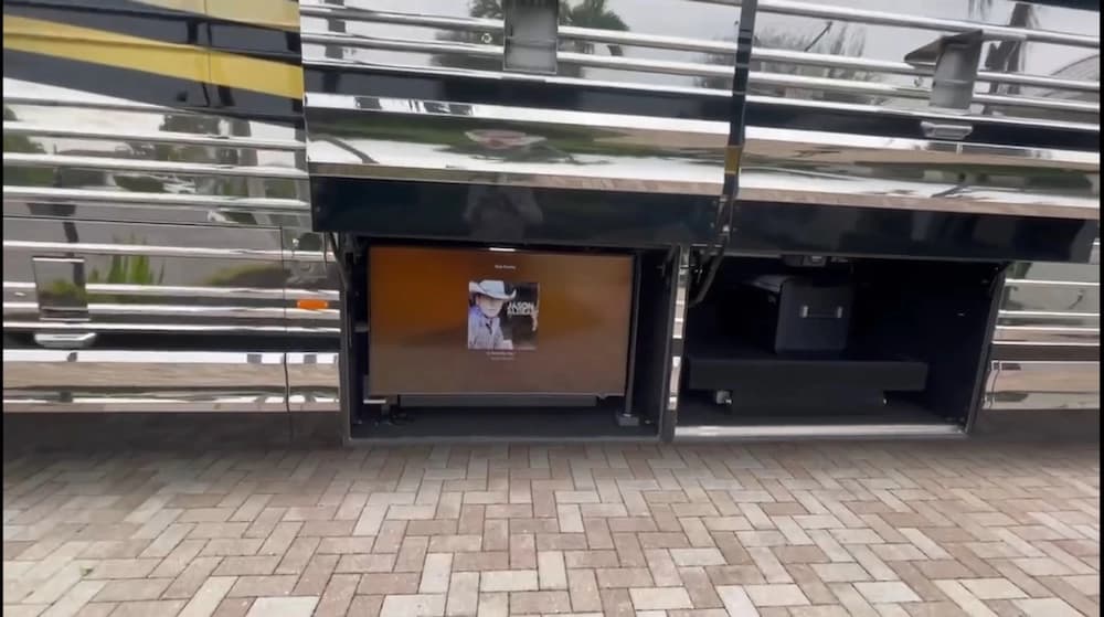 2007 Prevost Marathon XLII Coach - Thumbnail 24 2007 Prevost Marathon XLII Coach - Thumbnail 24