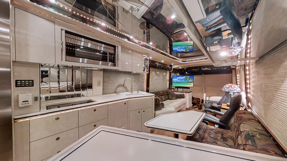 2000 Prevost Featherlite H3-45 Coach - Thumbnail 11 2000 Prevost Featherlite H3-45 Coach - Thumbnail 11