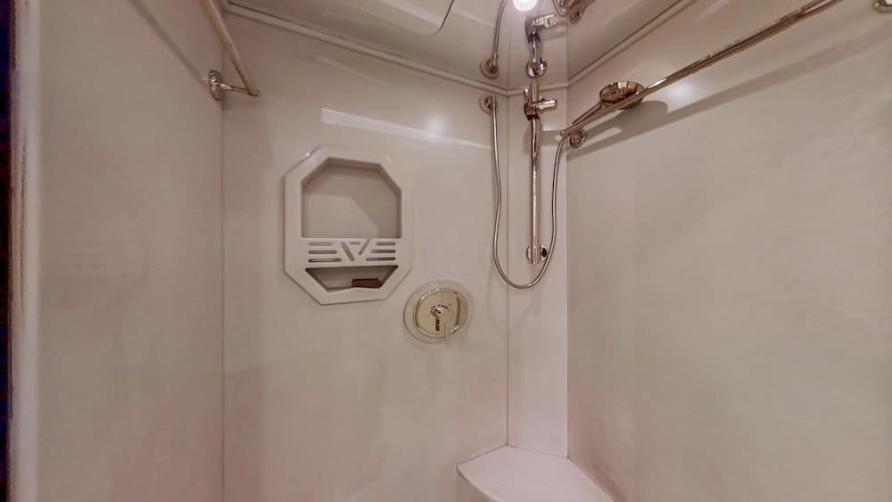 2000 Prevost Featherlite H3-45 Coach - Thumbnail 19 2000 Prevost Featherlite H3-45 Coach - Thumbnail 19