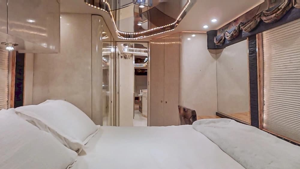 2000 Prevost Featherlite H3-45 Coach - Thumbnail 31 2000 Prevost Featherlite H3-45 Coach - Thumbnail 31