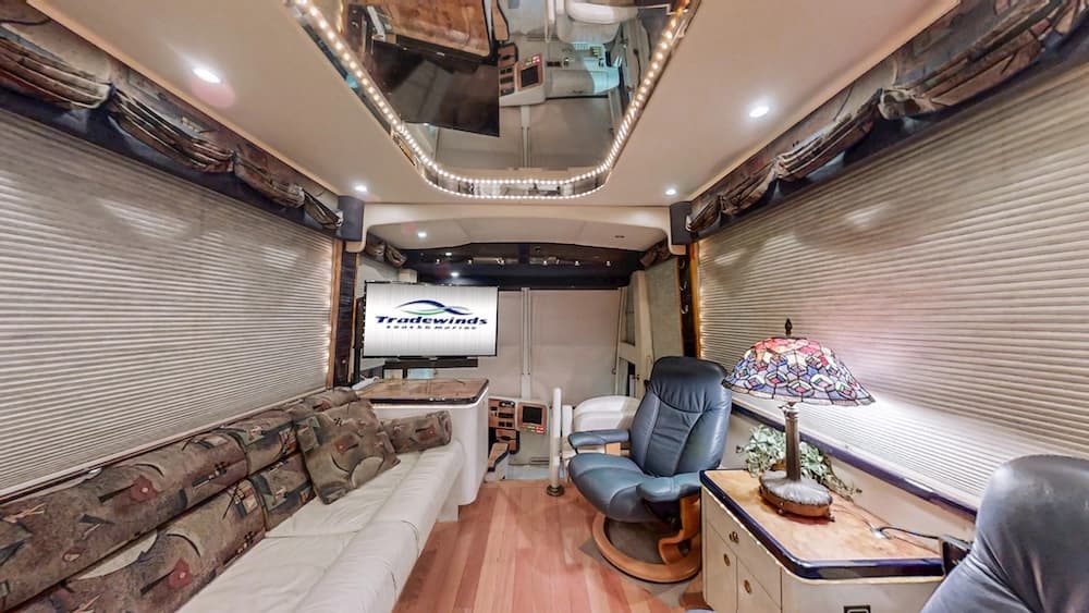 2000 Prevost Featherlite H3-45 Coach - Thumbnail 33 2000 Prevost Featherlite H3-45 Coach - Thumbnail 33