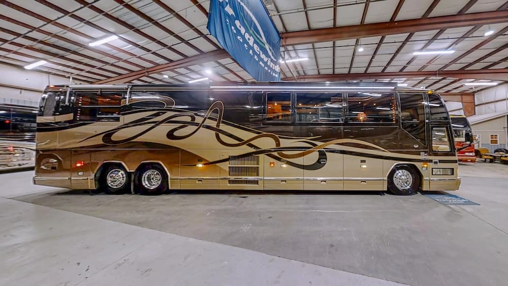 2000 Prevost Featherlite H3-45 Coach - Thumbnail 37 2000 Prevost Featherlite H3-45 Coach - Thumbnail 37