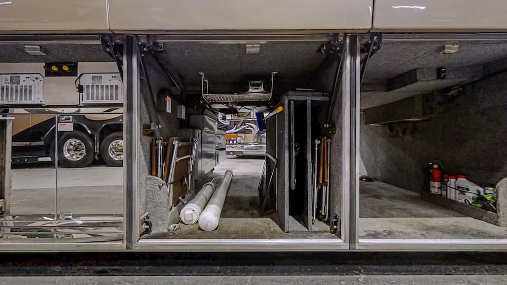 2000 Prevost Featherlite H3-45 Coach - Thumbnail 40 2000 Prevost Featherlite H3-45 Coach - Thumbnail 40