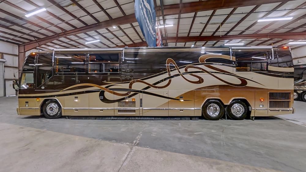 2000 Prevost Featherlite H3-45 Coach - Thumbnail 47 2000 Prevost Featherlite H3-45 Coach - Thumbnail 47