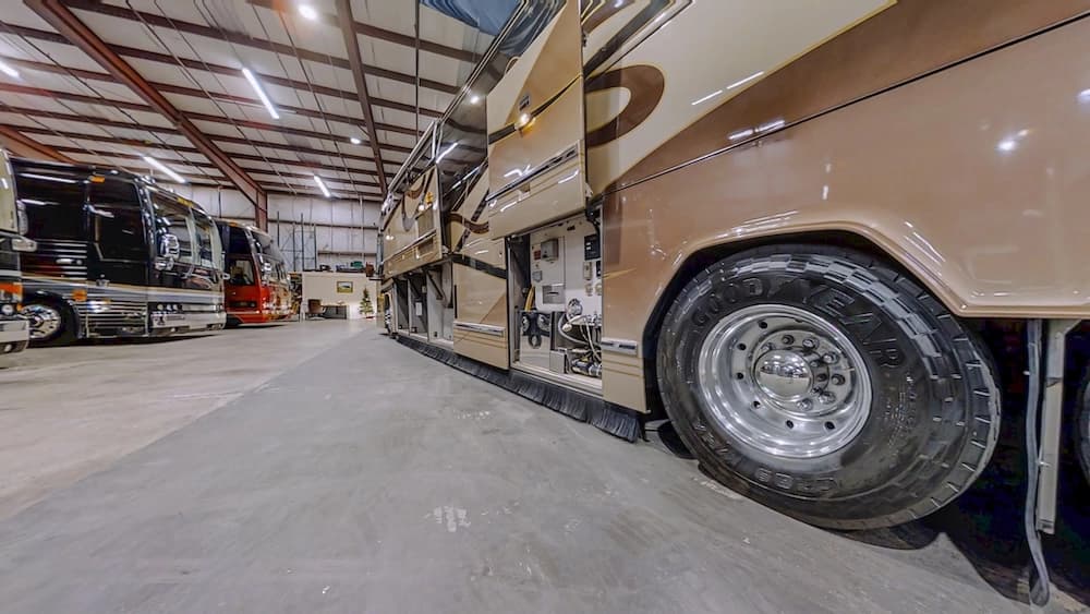2000 Prevost Featherlite H3-45 Coach - Thumbnail 48 2000 Prevost Featherlite H3-45 Coach - Thumbnail 48