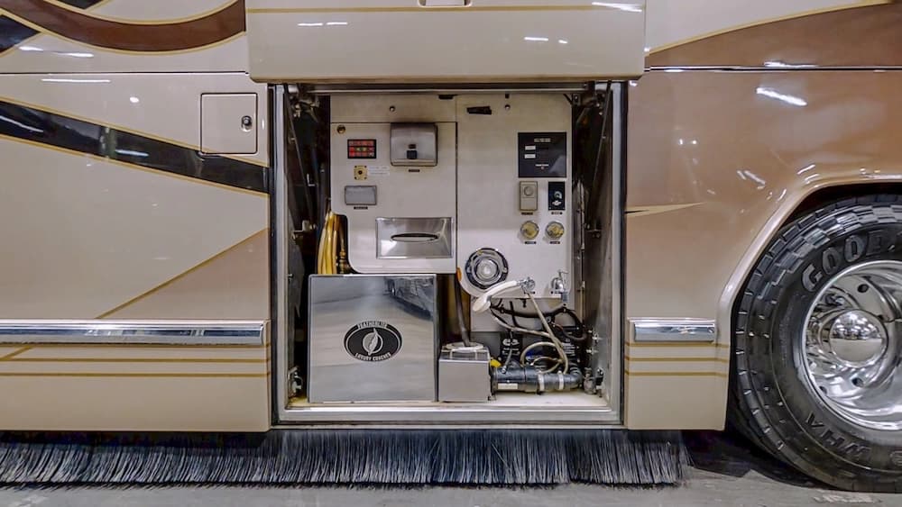 2000 Prevost Featherlite H3-45 Coach - Thumbnail 49 2000 Prevost Featherlite H3-45 Coach - Thumbnail 49