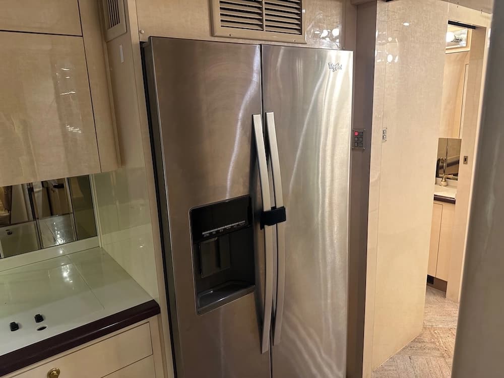 2002 Prevost Parliament XLII Coach - Thumbnail 11 2002 Prevost Parliament XLII Coach - Thumbnail 11