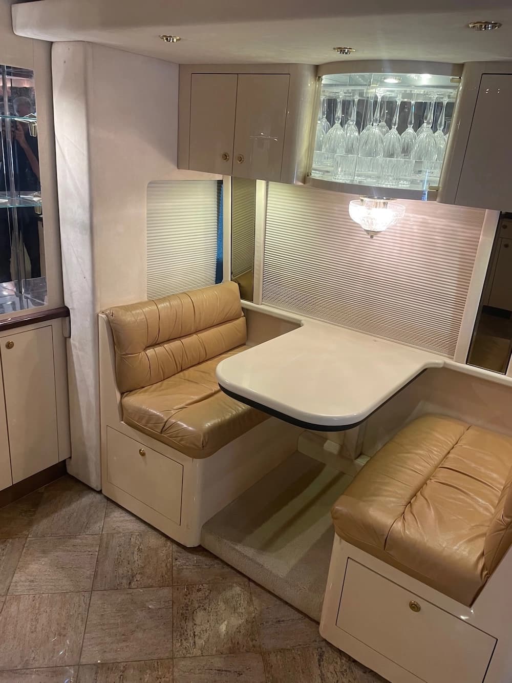 2002 Prevost Parliament XLII Coach - Thumbnail 29 2002 Prevost Parliament XLII Coach - Thumbnail 29