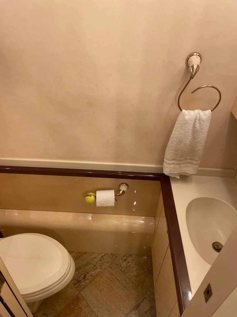 2002 Prevost Parliament XLII Coach - Thumbnail 33 2002 Prevost Parliament XLII Coach - Thumbnail 33