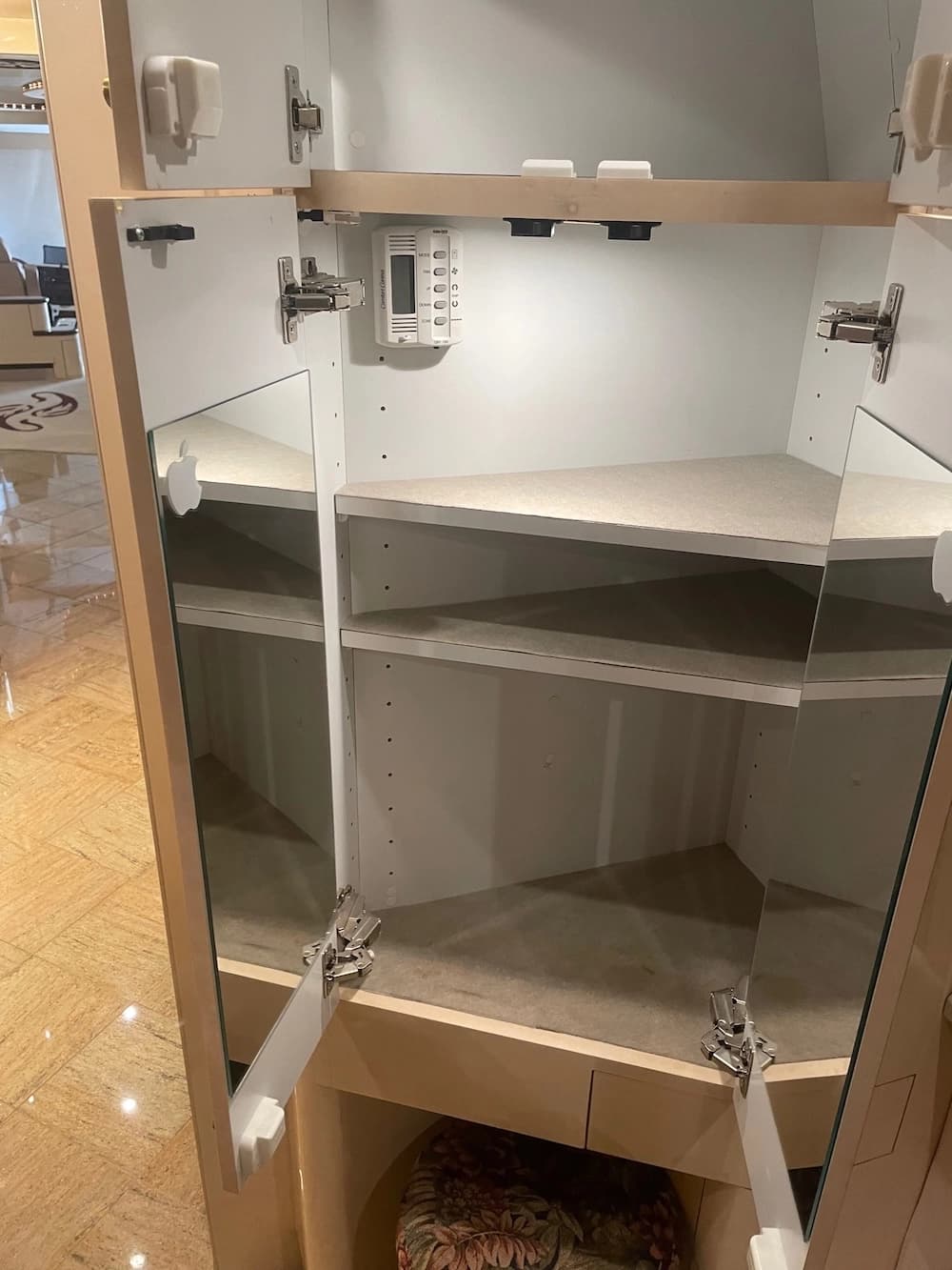 2002 Prevost Parliament XLII Coach - Thumbnail 36 2002 Prevost Parliament XLII Coach - Thumbnail 36