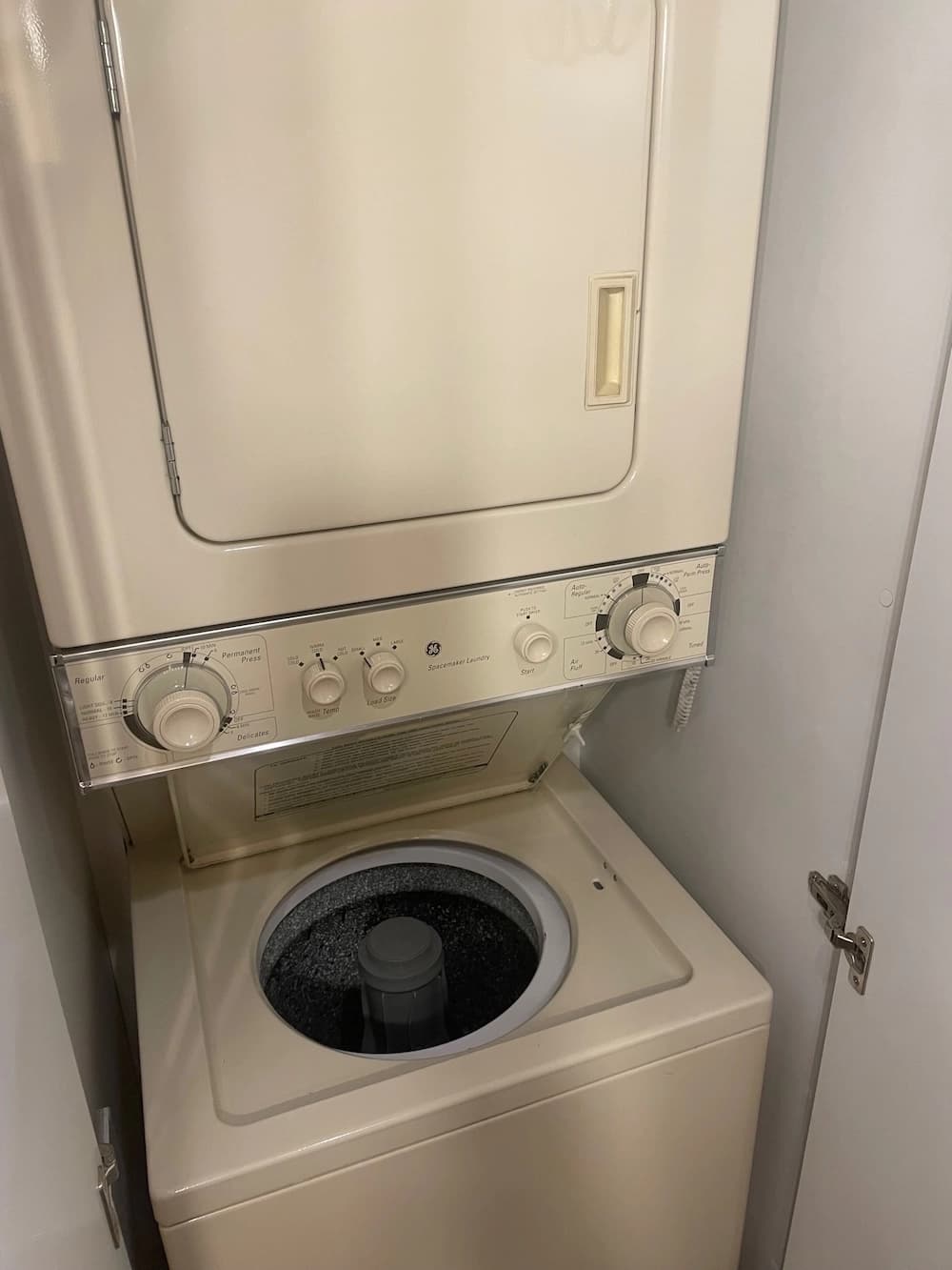 2002 Prevost Parliament XLII Coach - Thumbnail 39 2002 Prevost Parliament XLII Coach - Thumbnail 39