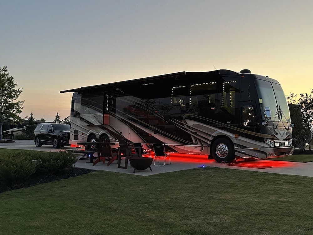 2016 Prevost Liberty Elegant Lady H3-45 Coach - Thumbnail 2 2016 Prevost Liberty Elegant Lady H3-45 Coach - Thumbnail 2