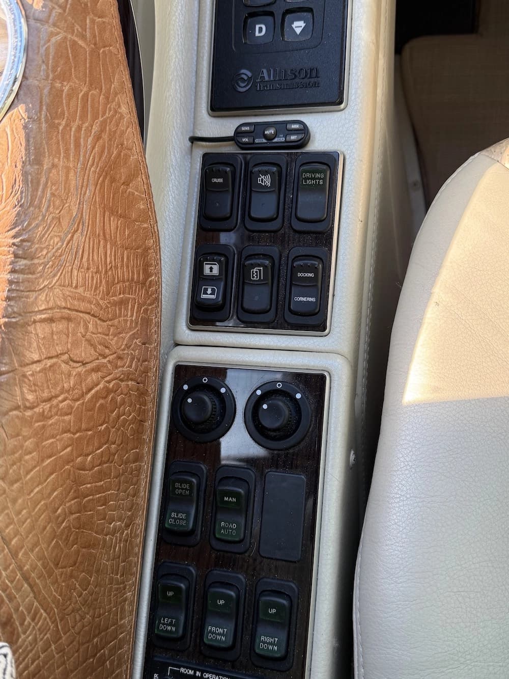 2016 Prevost Liberty Elegant Lady H3-45 Coach - Thumbnail 23 2016 Prevost Liberty Elegant Lady H3-45 Coach - Thumbnail 23