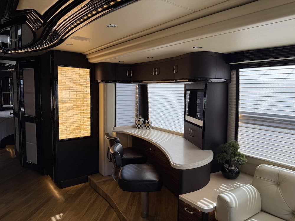 2016 Prevost Liberty Elegant Lady H3-45 Coach - Thumbnail 26 2016 Prevost Liberty Elegant Lady H3-45 Coach - Thumbnail 26