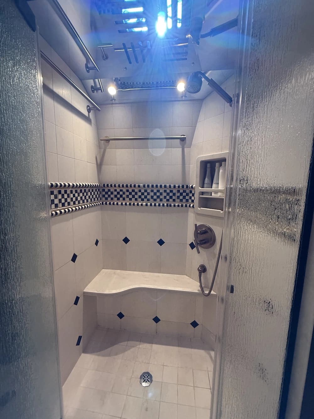 2016 Prevost Liberty Elegant Lady H3-45 Coach - Thumbnail 33 2016 Prevost Liberty Elegant Lady H3-45 Coach - Thumbnail 33