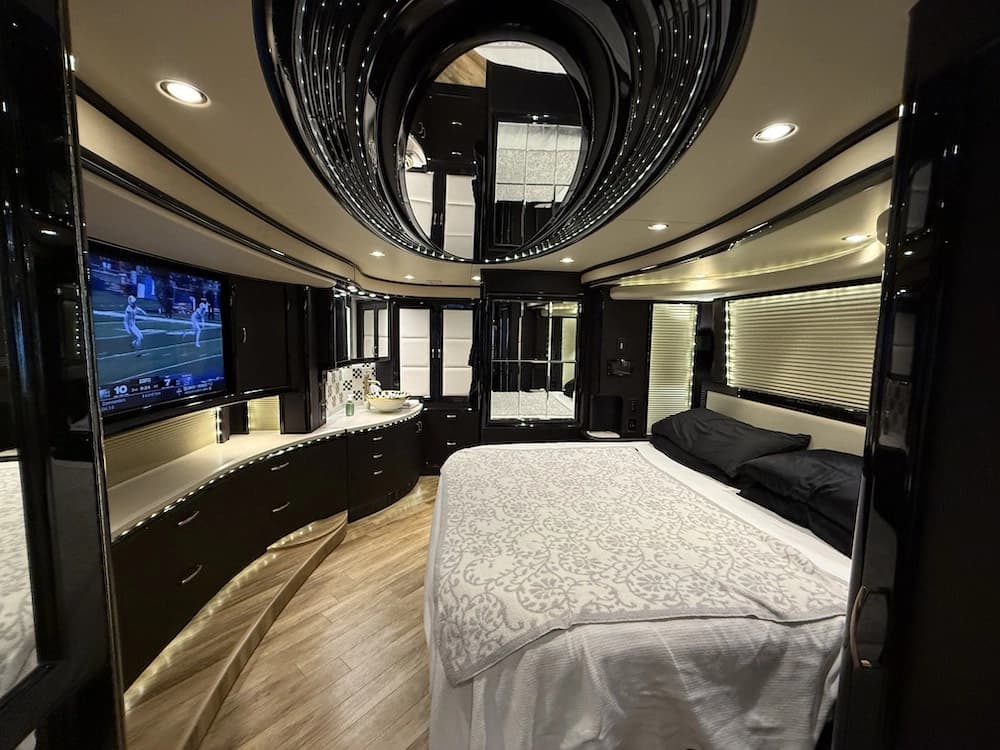 2016 Prevost Liberty Elegant Lady H3-45 Coach - Thumbnail 45 2016 Prevost Liberty Elegant Lady H3-45 Coach - Thumbnail 45