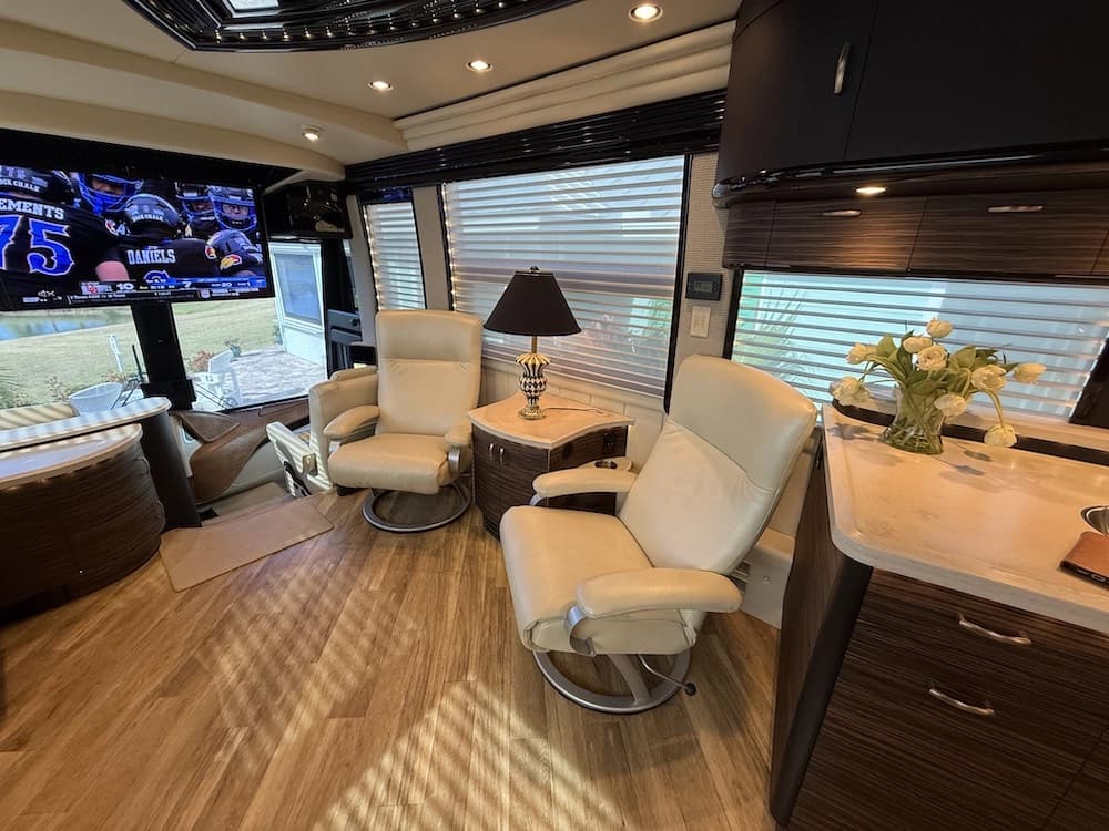 2016 Prevost Liberty Elegant Lady H3-45 Coach - Thumbnail 49 2016 Prevost Liberty Elegant Lady H3-45 Coach - Thumbnail 49
