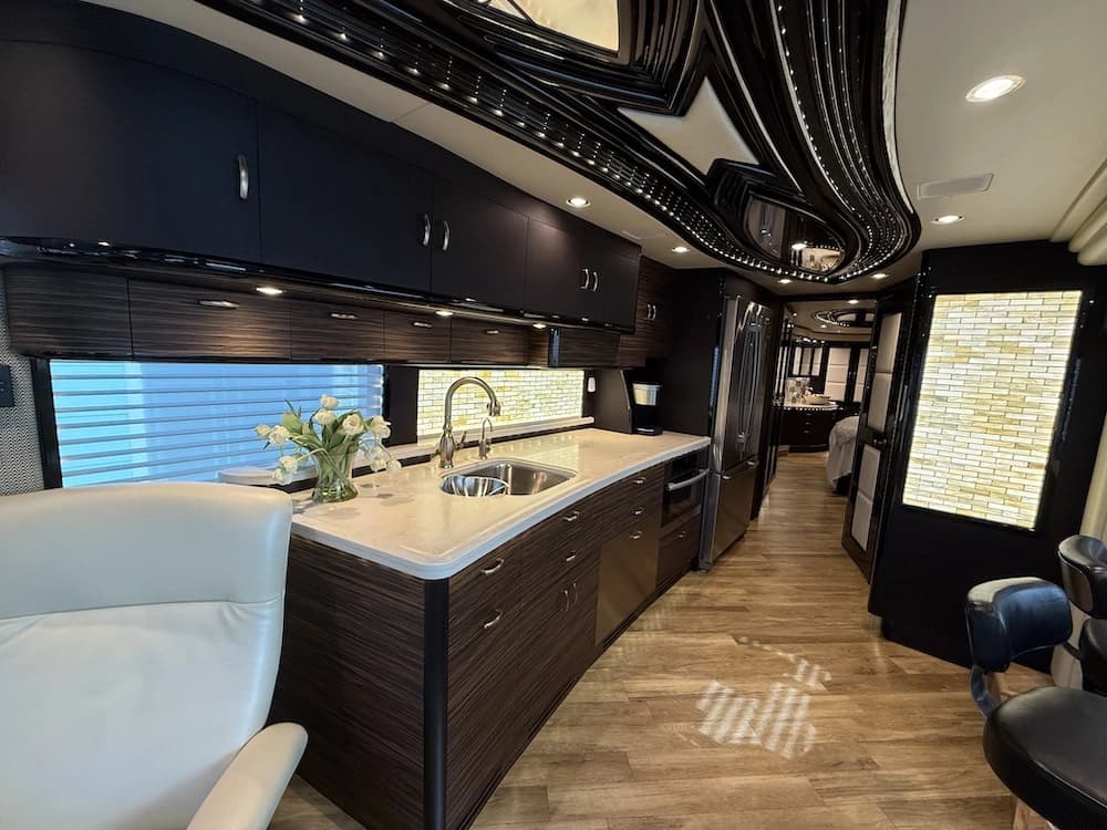 2016 Prevost Liberty Elegant Lady H3-45 Coach - Thumbnail 50 2016 Prevost Liberty Elegant Lady H3-45 Coach - Thumbnail 50