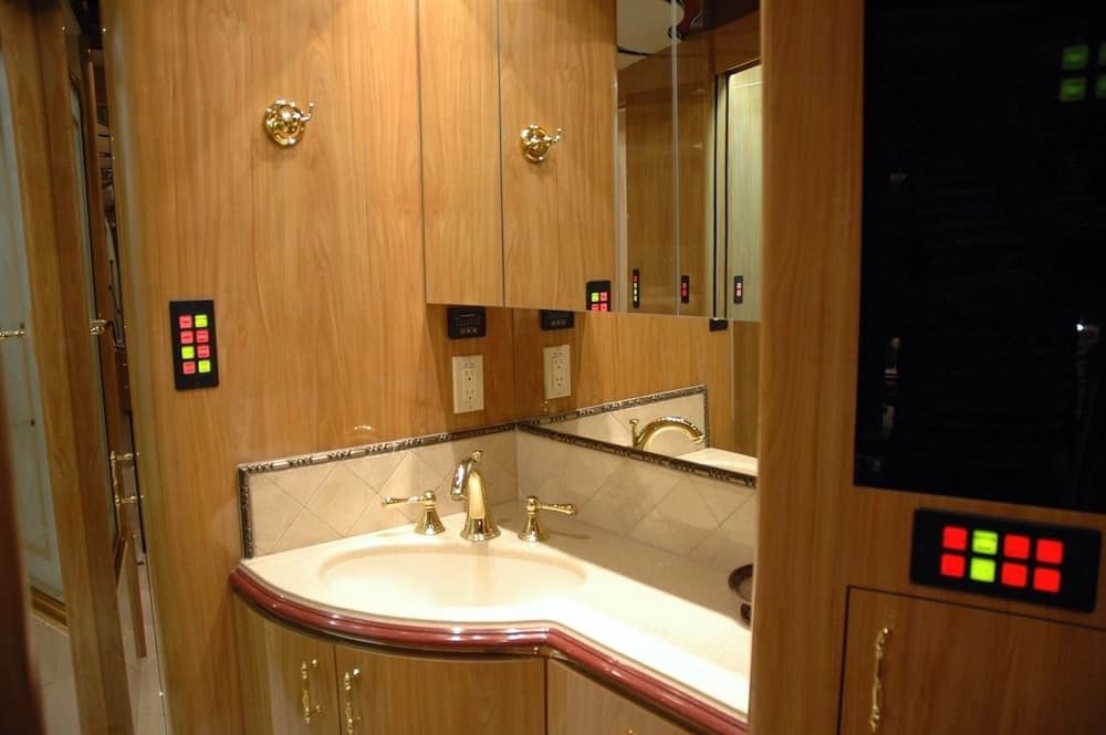 2007 Prevost Marathon XLII Coach - Thumbnail 12 2007 Prevost Marathon XLII Coach - Thumbnail 12