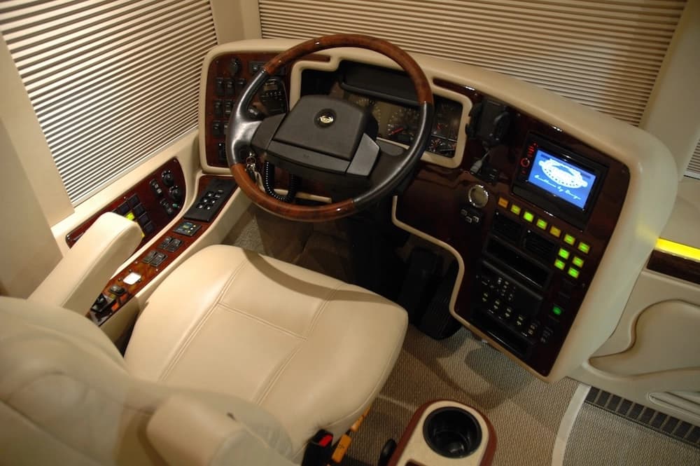 2007 Prevost Marathon XLII Coach - Thumbnail 3 2007 Prevost Marathon XLII Coach - Thumbnail 3