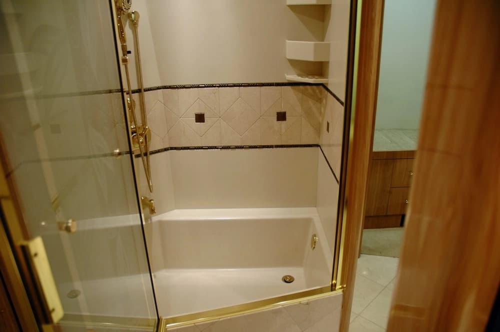 2007 Prevost Marathon XLII Coach - Thumbnail 10 2007 Prevost Marathon XLII Coach - Thumbnail 10